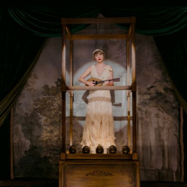 Taylor Swift toured Europe and museums were… Ready for it!